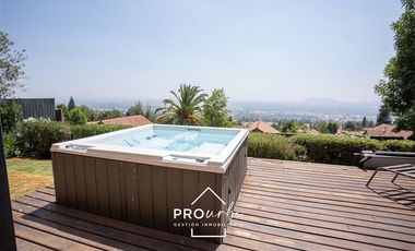 Casa en Venta en Casa con vista a Stgo. en Álvaro Casanova