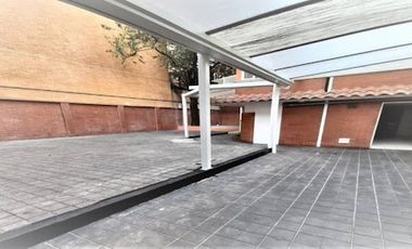 ARRIENDO de CASA COMERCIAL en BOGOTA