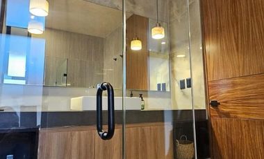 ORIGINAL RESIDENCIA EN VENTA EN CONDOMINIO PRIVADO AL NORPONIENTE DE LA CIUDAD