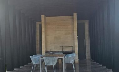 ORIGINAL RESIDENCIA EN VENTA EN CONDOMINIO PRIVADO AL NORPONIENTE DE LA CIUDAD
