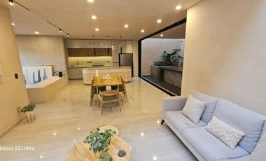 ORIGINAL RESIDENCIA EN VENTA EN CONDOMINIO PRIVADO AL NORPONIENTE DE LA CIUDAD