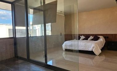 ORIGINAL RESIDENCIA EN VENTA EN CONDOMINIO PRIVADO AL NORPONIENTE DE LA CIUDAD