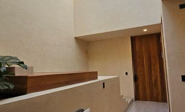 ORIGINAL RESIDENCIA EN VENTA EN CONDOMINIO PRIVADO AL NORPONIENTE DE LA CIUDAD