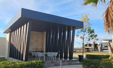 ORIGINAL RESIDENCIA EN VENTA EN CONDOMINIO PRIVADO AL NORPONIENTE DE LA CIUDAD