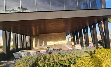 ORIGINAL RESIDENCIA EN VENTA EN CONDOMINIO PRIVADO AL NORPONIENTE DE LA CIUDAD