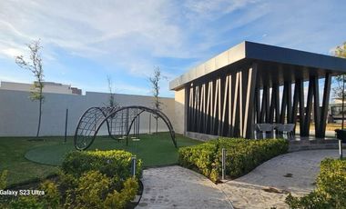 ORIGINAL RESIDENCIA EN VENTA EN CONDOMINIO PRIVADO AL NORPONIENTE DE LA CIUDAD