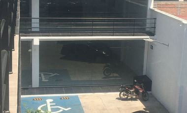 Local con Terraza, en zona con mucha afluencia