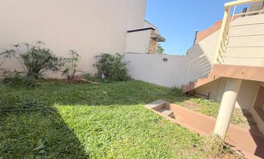 CHALET DUPLEX  7 MTS DE FRENTE  4 PLANTAS  3 DORMIT JARDIN PLAY GARAGE