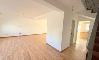 CHALET DUPLEX  7 MTS DE FRENTE  4 PLANTAS  3 DORMIT JARDIN PLAY GARAGE