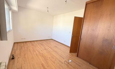 CHALET DUPLEX  7 MTS DE FRENTE  4 PLANTAS  3 DORMIT JARDIN PLAY GARAGE