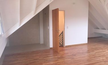 CHALET DUPLEX  7 MTS DE FRENTE  4 PLANTAS  3 DORMIT JARDIN PLAY GARAGE
