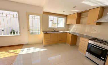 CHALET DUPLEX  7 MTS DE FRENTE  4 PLANTAS  3 DORMIT JARDIN PLAY GARAGE