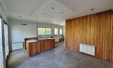 Casa en Venta en Pilar con 6 dormitorios