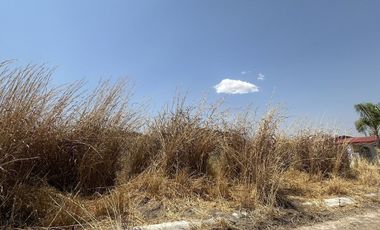 Escapa de la ciudad y encuentra la paz en este hermoso terreno campestre.