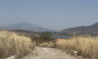 Escapa de la ciudad y encuentra la paz en este hermoso terreno campestre.
