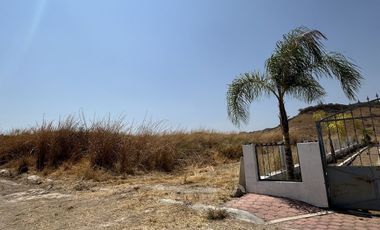 Escapa de la ciudad y encuentra la paz en este hermoso terreno campestre.