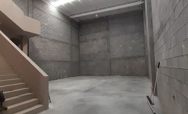 Bodega en Renta con Oficinas Fleteros