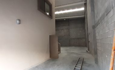 Bodega en Renta con Oficinas Fleteros