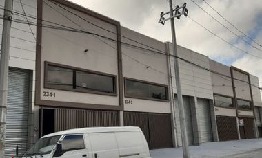 Bodega en Renta con Oficinas Fleteros