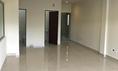 Bodega con Oficinas en Renta, Zona Cumbres