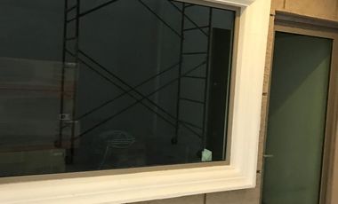 Bodega con Oficinas en Renta, Zona Cumbres