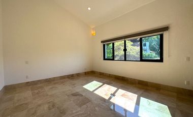 CASA EN VENTA MODERNA, EXCLUSIVO COTO SAN MIGUEL DE LA CAÑADA, ZAPOPAN, JAL.
