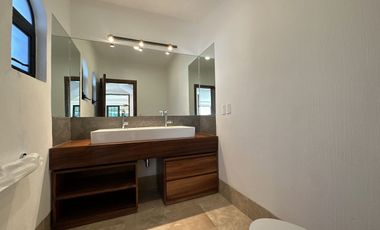 CASA EN VENTA MODERNA, EXCLUSIVO COTO SAN MIGUEL DE LA CAÑADA, ZAPOPAN, JAL.
