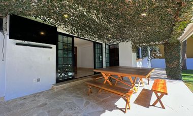 CASA EN VENTA MODERNA, EXCLUSIVO COTO SAN MIGUEL DE LA CAÑADA, ZAPOPAN, JAL.