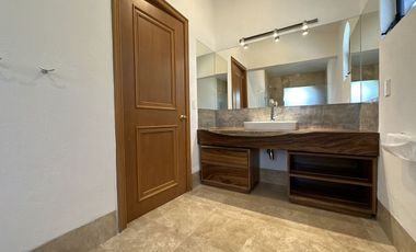 CASA EN VENTA MODERNA, EXCLUSIVO COTO SAN MIGUEL DE LA CAÑADA, ZAPOPAN, JAL.