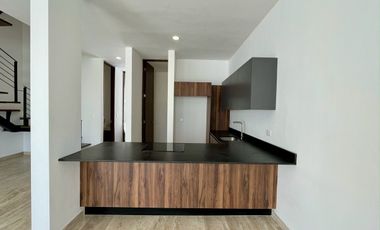 CASA VENTA MÉRIDA, CERCA CITY CENTER, SANTA GERTRUDIS COPO, ENTREGA INMEDIATA.
