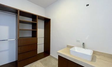 CASA VENTA MÉRIDA, CERCA CITY CENTER, SANTA GERTRUDIS COPO, ENTREGA INMEDIATA.