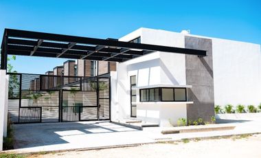 CASA VENTA MÉRIDA, CERCA CITY CENTER, SANTA GERTRUDIS COPO, ENTREGA INMEDIATA.