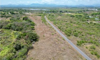 Venta d terreno/ La Ensenada, sector Lago Mar: Ideal para tu proyecto