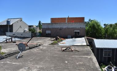 VENTA VIVIENDA PRINCIPAL Y 9 DTOS EN ALQUILER