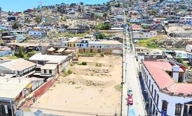 Se vende terreno frente al Puerto de Coquimbo.