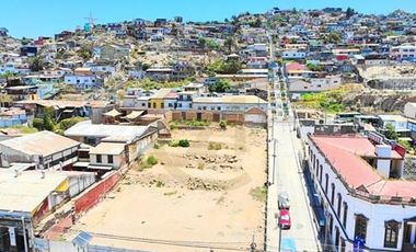 Se vende terreno frente al Puerto de Coquimbo.