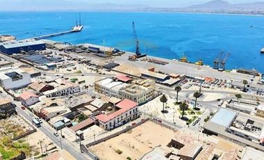 Se vende terreno frente al Puerto de Coquimbo.
