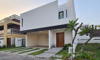 Casa en VENTA en PUNTA TIBURON