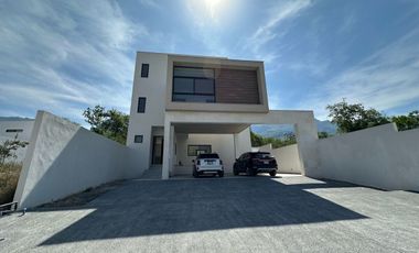 VENTA DE CASA EN AMANI TERRA CARRETERA NACIONAL SANTIAGO N.L.