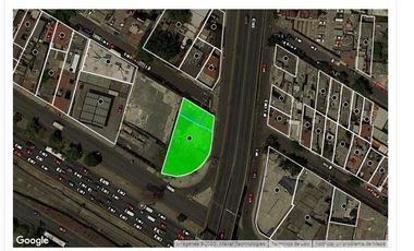 Terreno comercial con oficinas en Av ignacio Zaragoza
