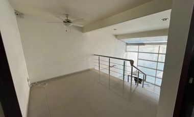 Casa en venta en Ciudad Satélite, Naucalpan.