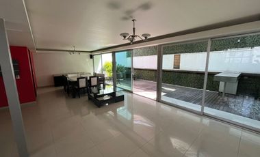 Casa en venta en Ciudad Satélite, Naucalpan.