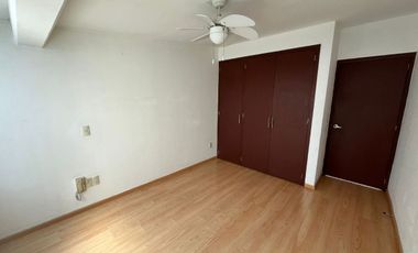 Casa en venta en Ciudad Satélite, Naucalpan.