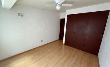Casa en venta en Ciudad Satélite, Naucalpan.