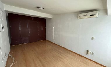 Casa en venta en Ciudad Satélite, Naucalpan.