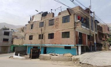 En venta amplia casa de 3 pisos en ATE