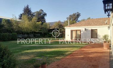 Casa tipo Chilena en zona comercial