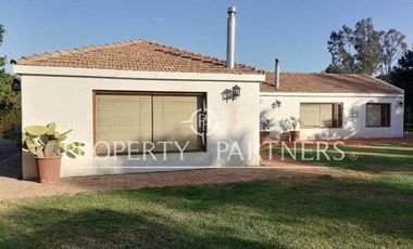 Casa tipo Chilena en zona comercial