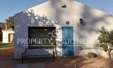 Casa tipo Chilena en zona comercial