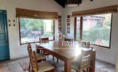 Casa tipo Chilena en zona comercial